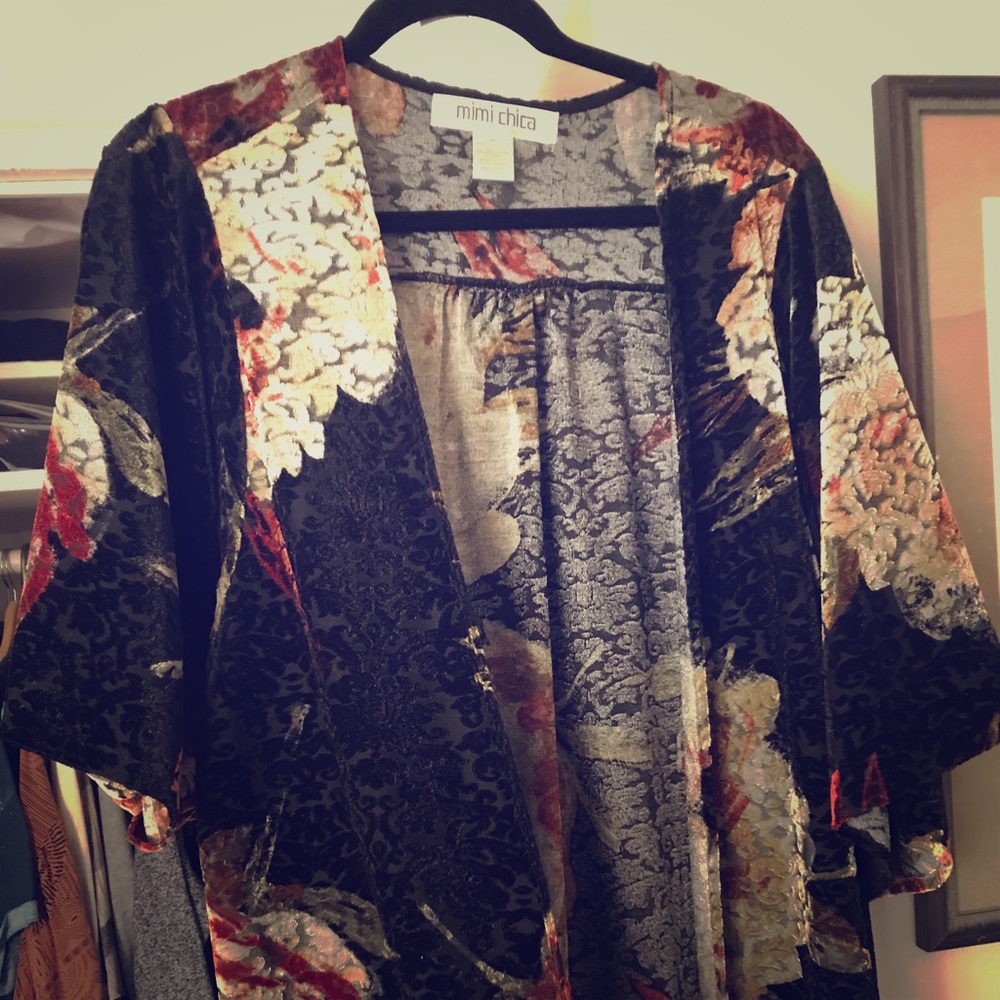 Mimi Chica Floral Kimono